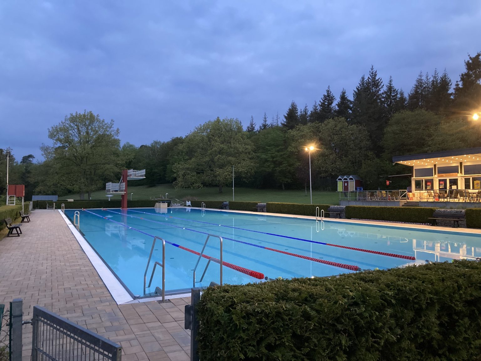 fr-hschwimmen-waldschwimmbad-sinn